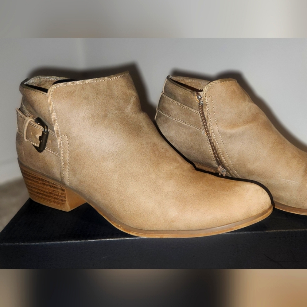 Ankle boots